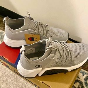 Brand new champion shoes that was never worn. Champion D1 CP100387M Men size 10